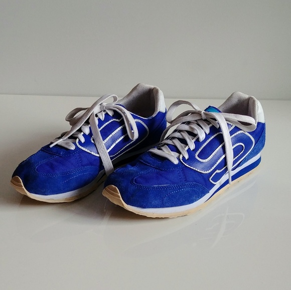 royal blue skechers